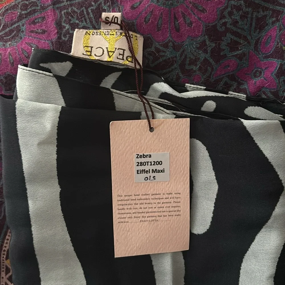 Zebra Maxi Kaftan - Picture 9 of 10